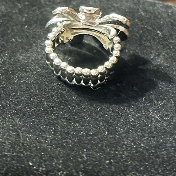 Pink flower cocktail ring. Very good condition. - Picture 3 of 4